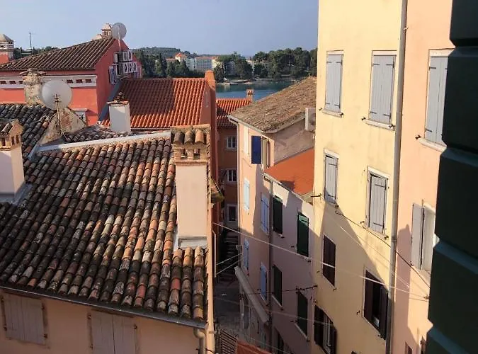 아파트 Casa Alexa 로비니